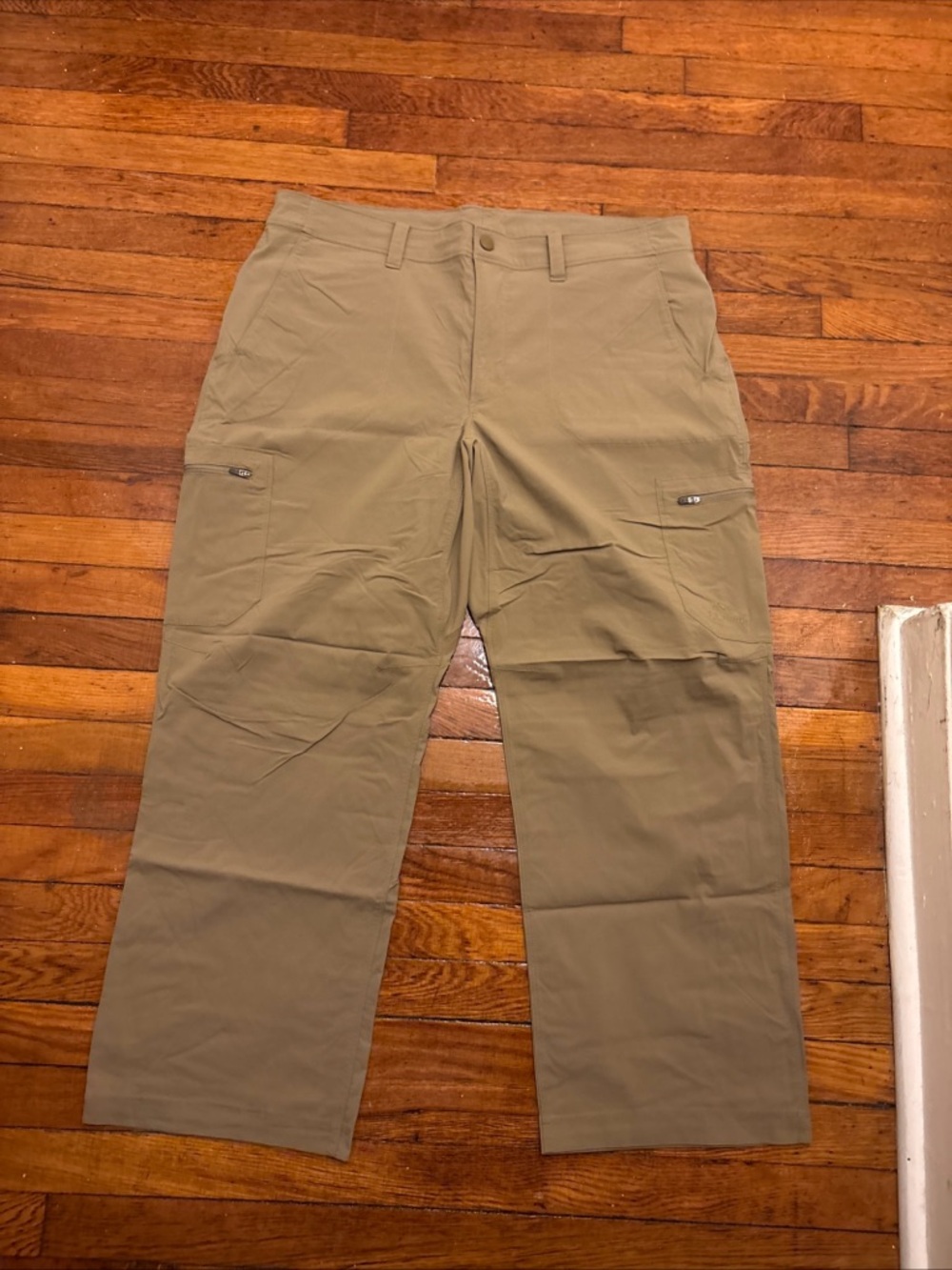 Men’s L.L. Bean Olive Green Cargo hiking Pants size 38/29